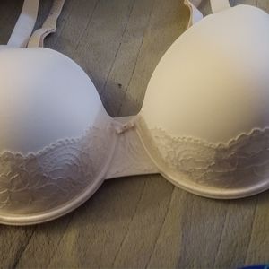 Woman's plus size bra